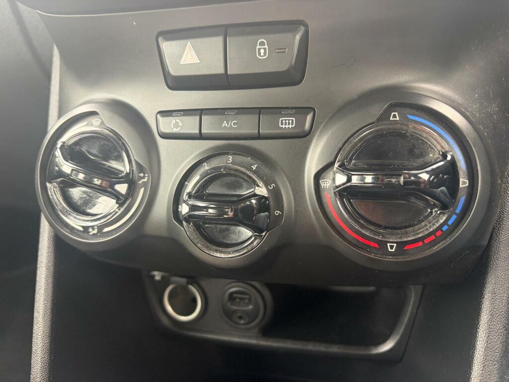 Peugeot 208 2016 66 Puretech Blue #15