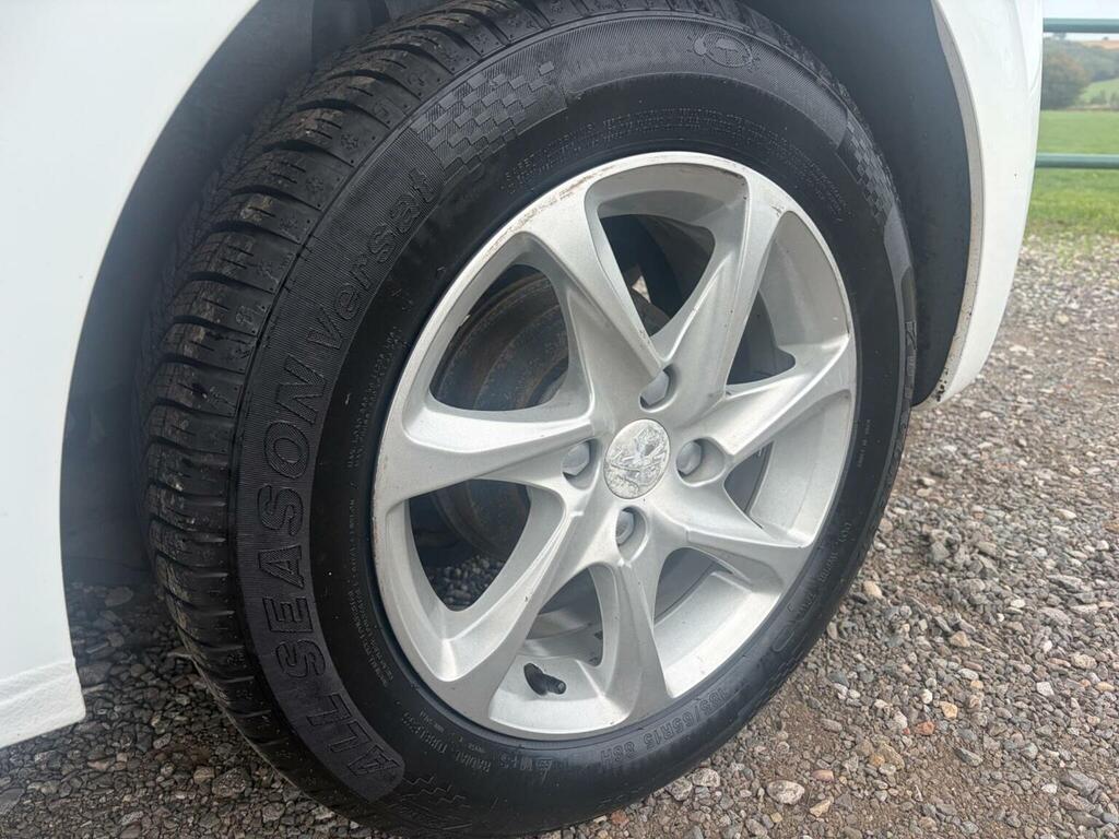 Peugeot 208 1.0 Puretech Active Euro 6 White #6