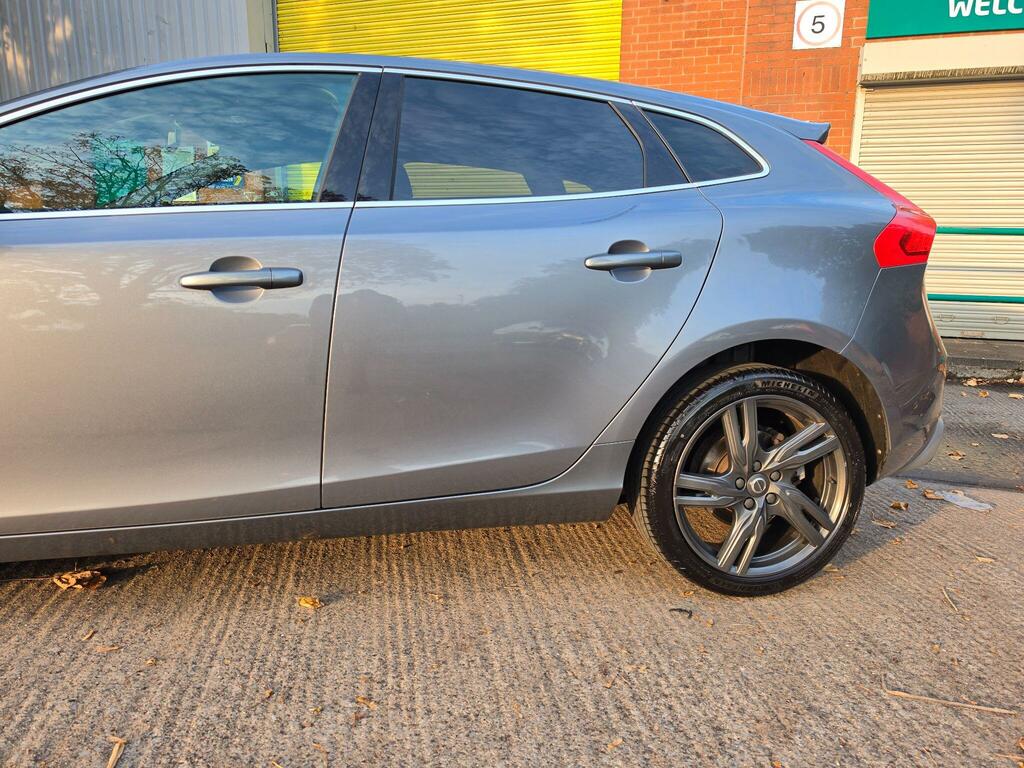 Volvo V40 2.0 D2 R-design Pro Euro 6 Ss Silver #45