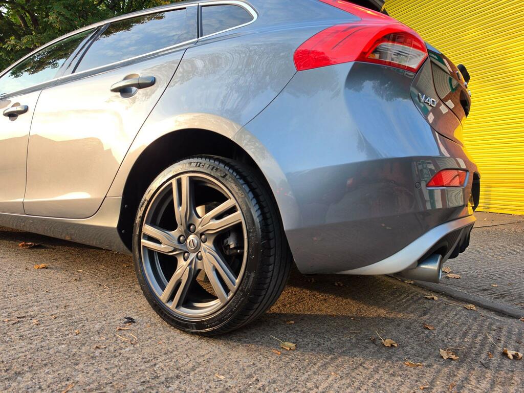 Volvo V40 2.0 D2 R-design Pro Euro 6 Ss Silver #39