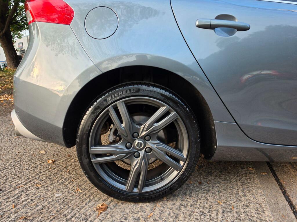 Volvo V40 2.0 D2 R-design Pro Euro 6 Ss Silver #8