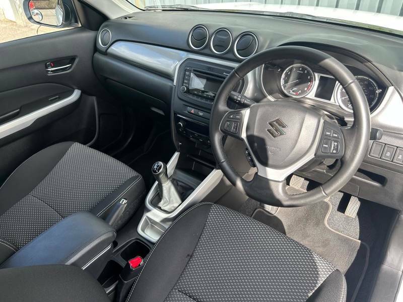Suzuki Vitara 1.6 Sz4 White #2