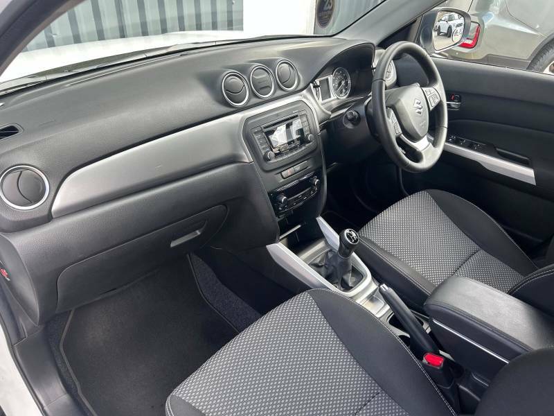 Suzuki Vitara 1.6 Sz4 White #4