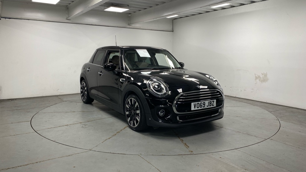 Mini Hatch 5-Door Hatch Cooper Exclusive Black
