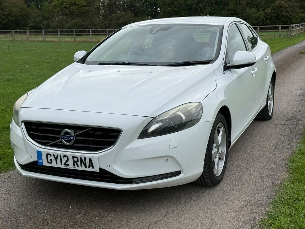 Volvo V40 1.6 V40 Se Nav D2 White #2