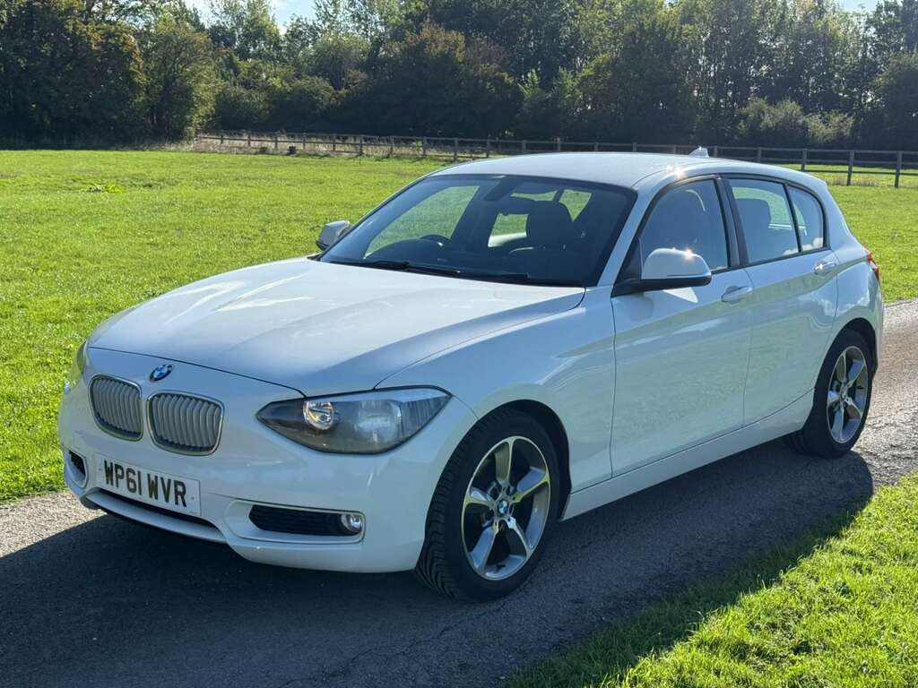 BMW 1 Series Sport White #1