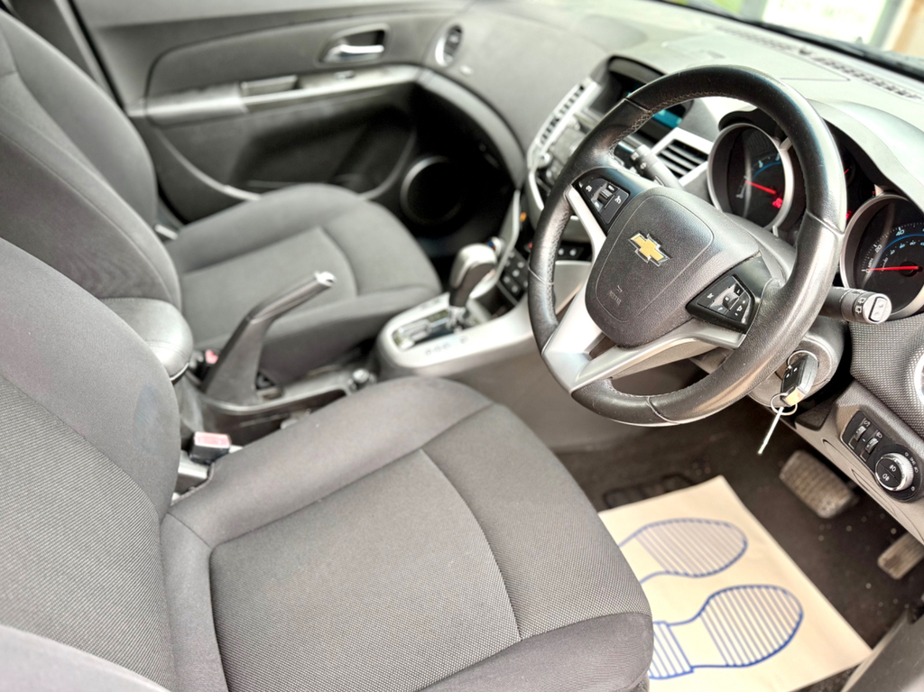 Chevrolet Cruze 1.6 Lt Hatchback Euro 5 124 Ps  #3