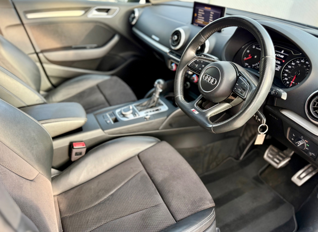 Audi A3 2.0 Tdi Black Edition Sportback S Troni  #3