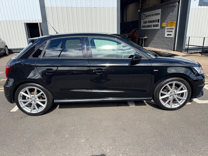 Audi A1 Sportback 1.6Tdi 16V 116Bhp Black #2