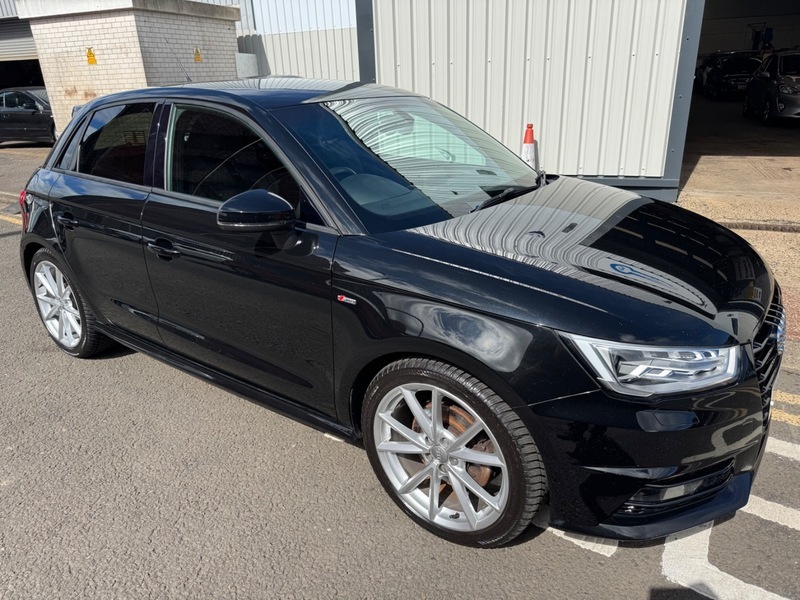 Audi A1 Sportback 1.6Tdi 16V 116Bhp Black #6