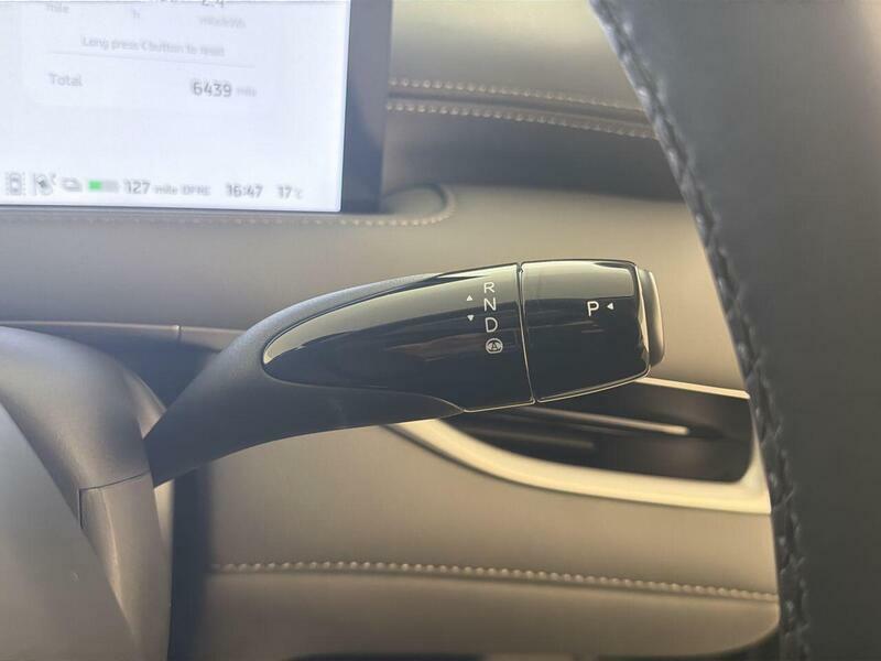 MG IM6 100Kwh Launch Edition Suv 4Wd 7 White #31