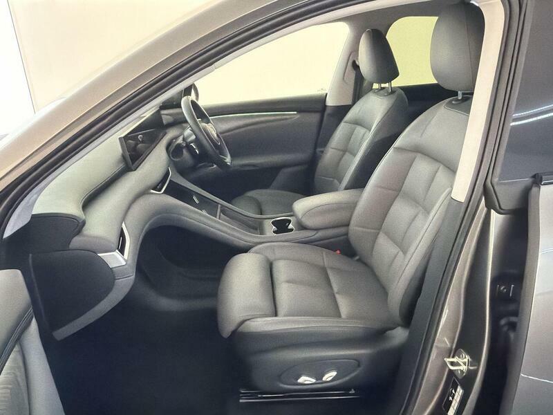 MG IM6 100Kwh Launch Edition Suv 4Wd 7 White #16