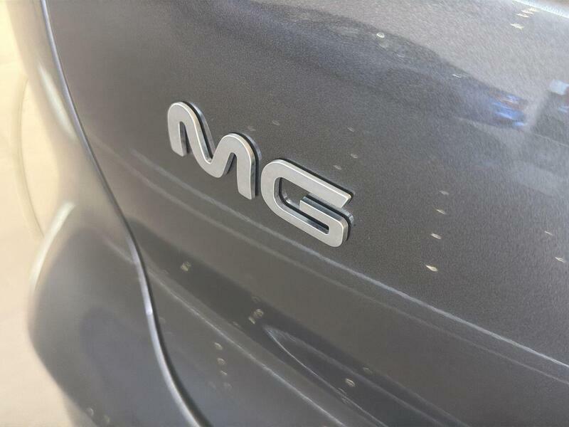 MG IM6 100Kwh Launch Edition Suv 4Wd 7 White #37