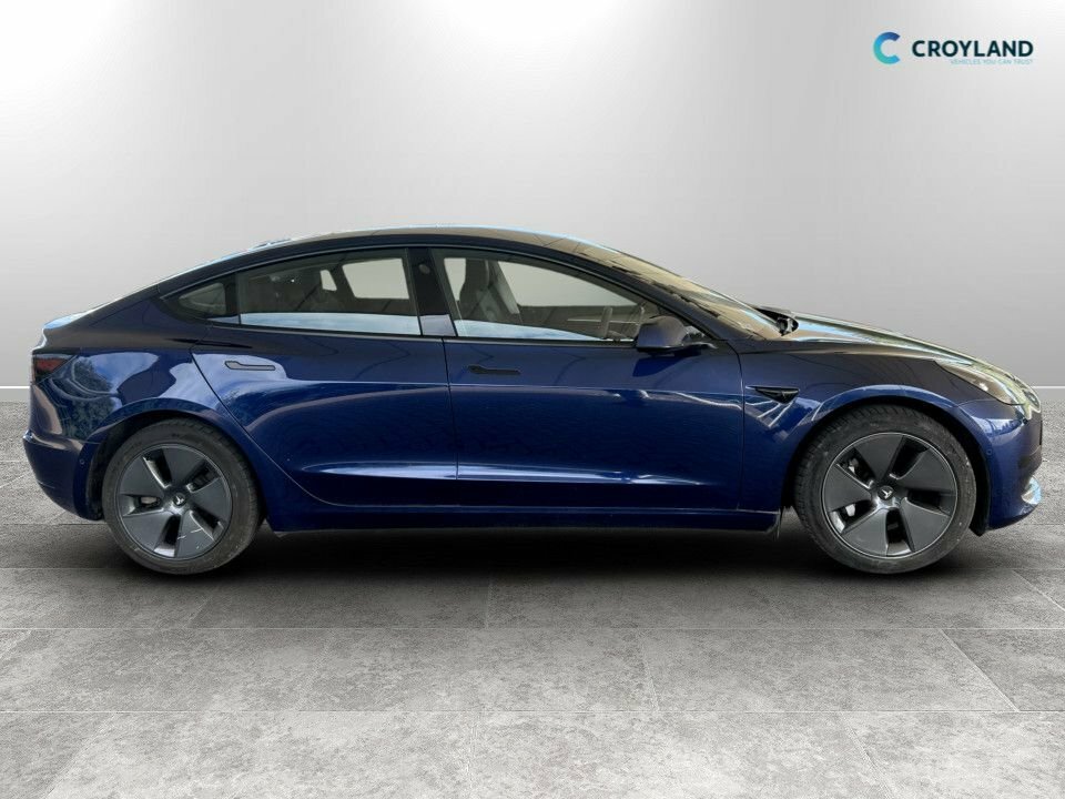 Tesla Model 3 Saloon Blue #2
