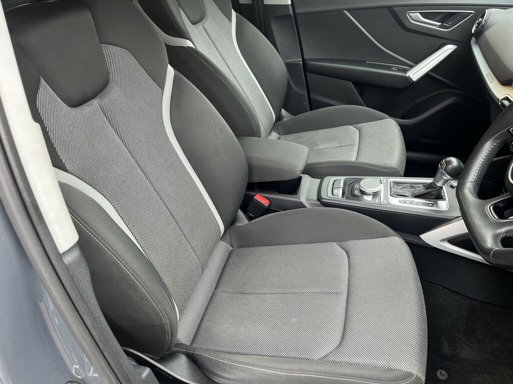 Audi Q2 2.0 Tdi Sport Grey #3