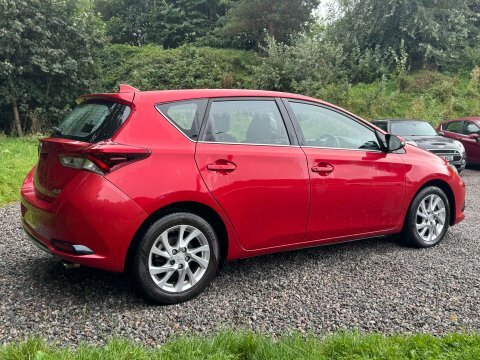 Toyota Auris 1.2 Auris Icon Red #3