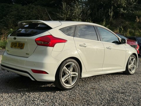 Ford Focus 1.0 Focus Zetec White #3