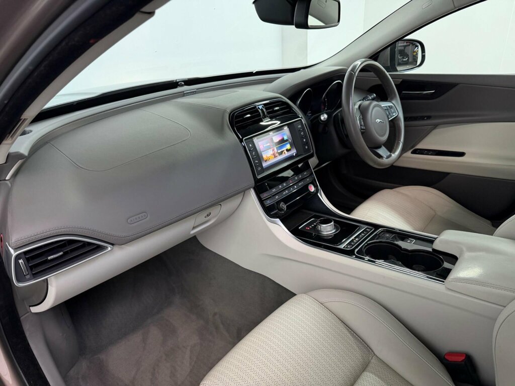 Jaguar XE 2.0D Prestige Euro 6 Ss Blue #13