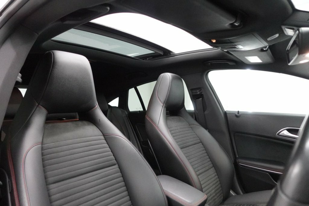 Mercedes-Benz CLA Class 2.1L Amg Line Black #2