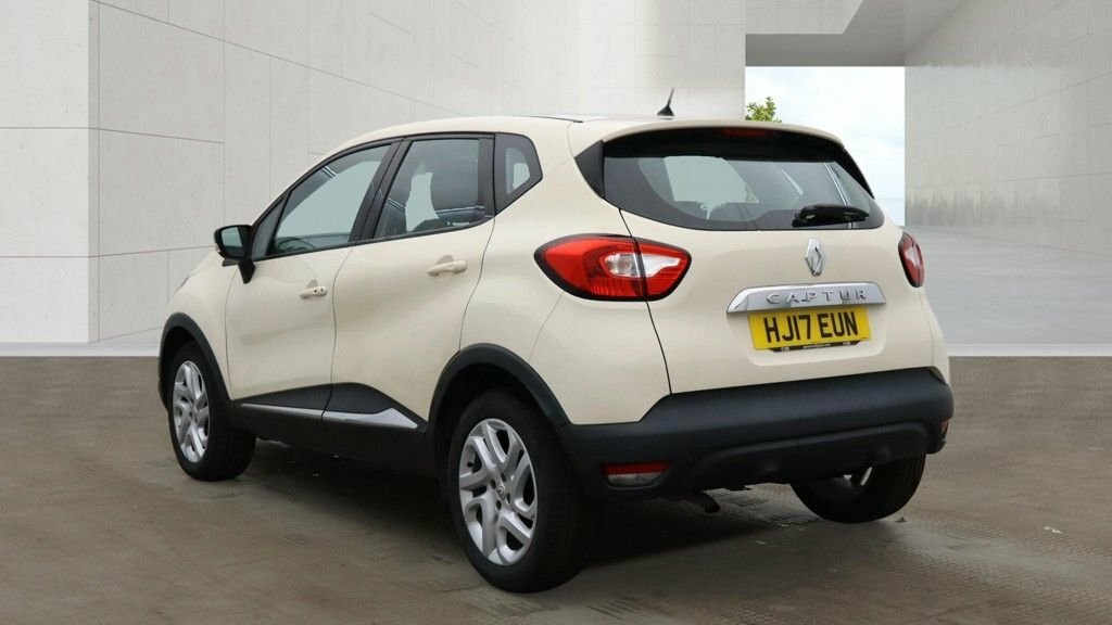 Renault Captur Signature Nav Dci 5-Door Black #3