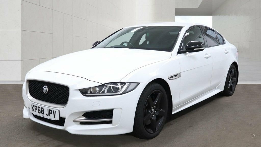 Jaguar XE 2L R-sport White #2