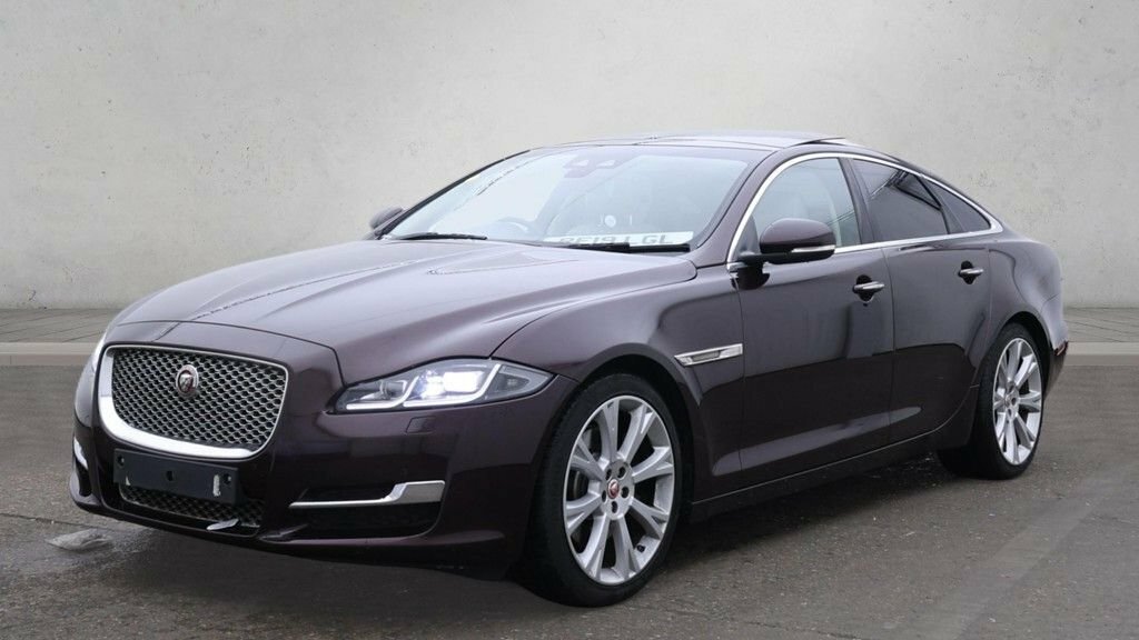 Jaguar XJ 3L Portfolio Red #5