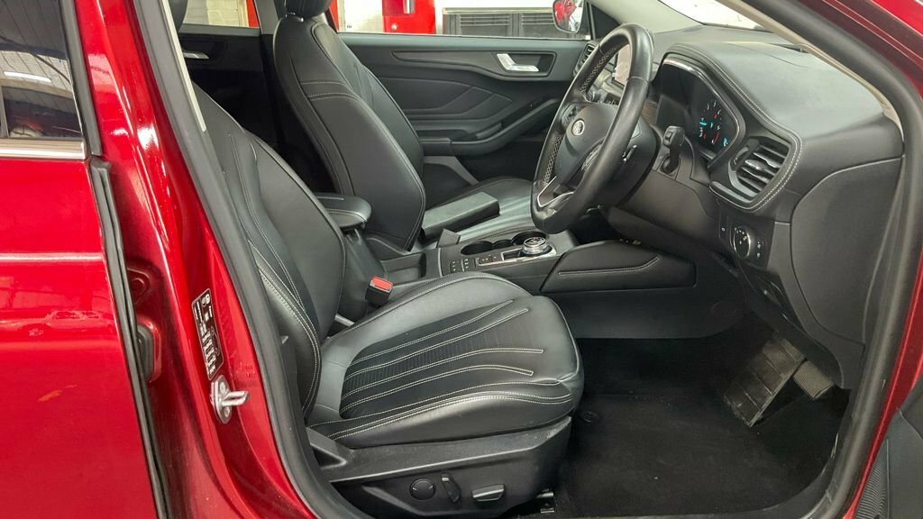 Ford Focus 1.5L Vignale Red #3
