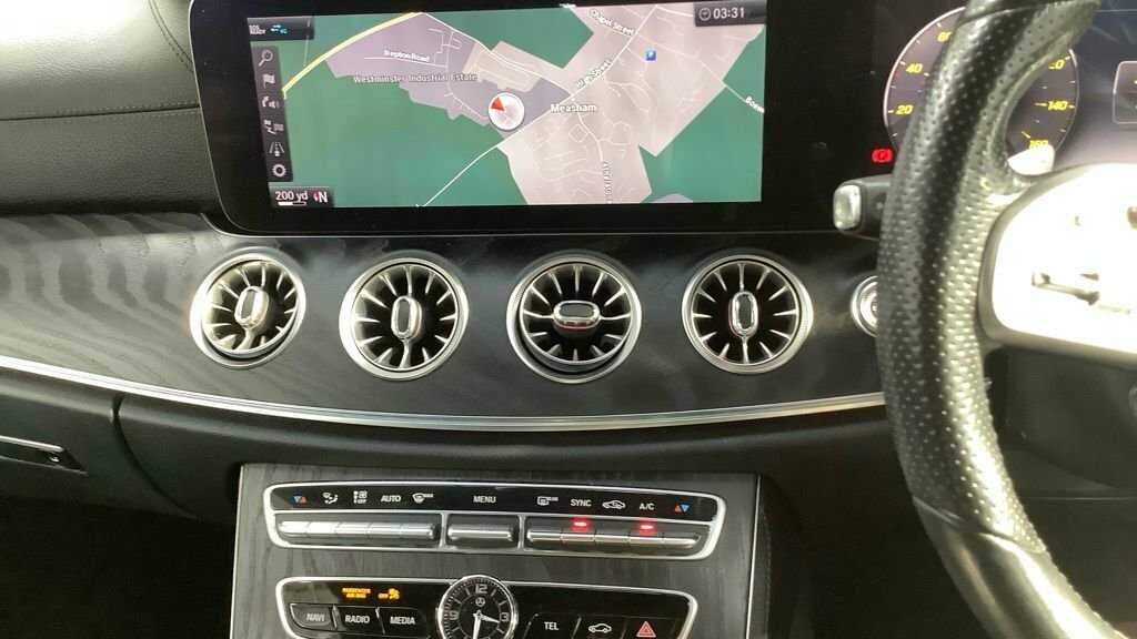 Mercedes-Benz E Class 2.0 E200 Amg Line G-tronic Euro 6 Ss Black #2