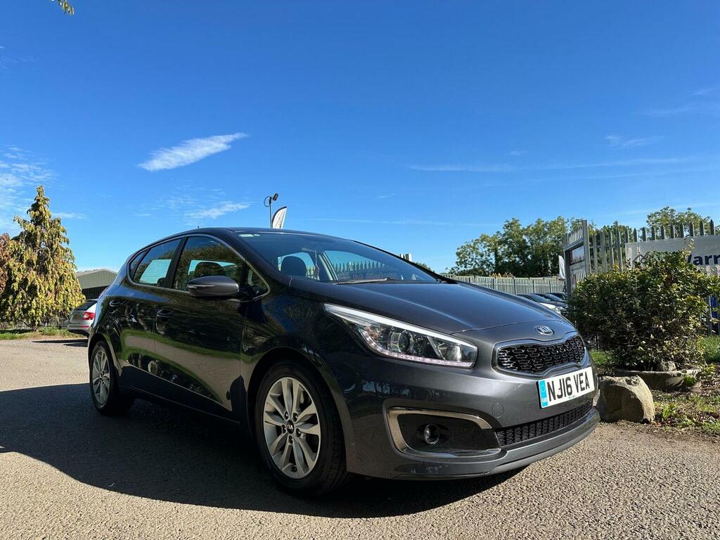 Kia Ceed Hatchback 1.6 Crdi 2 Euro 6 Ss 201616 Grey