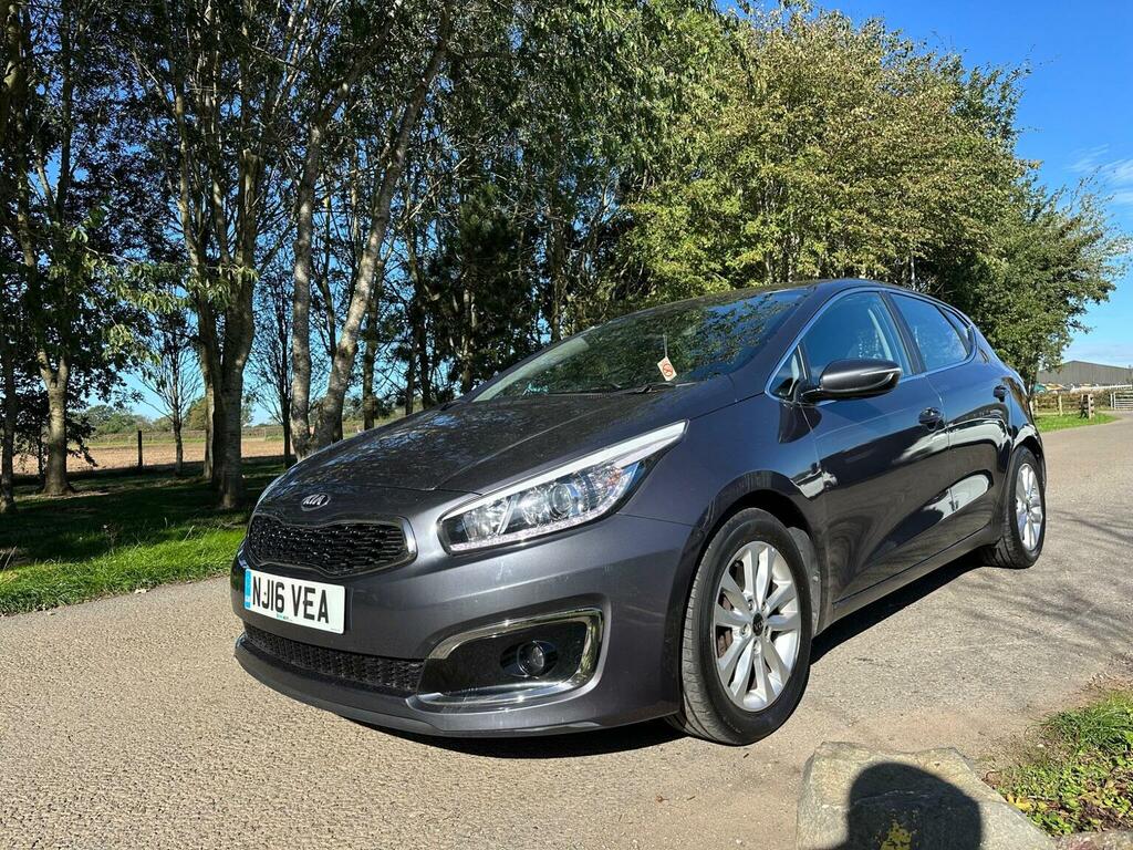Kia Ceed Hatchback 1.6 Crdi 2 Euro 6 Ss 201616 Grey #3