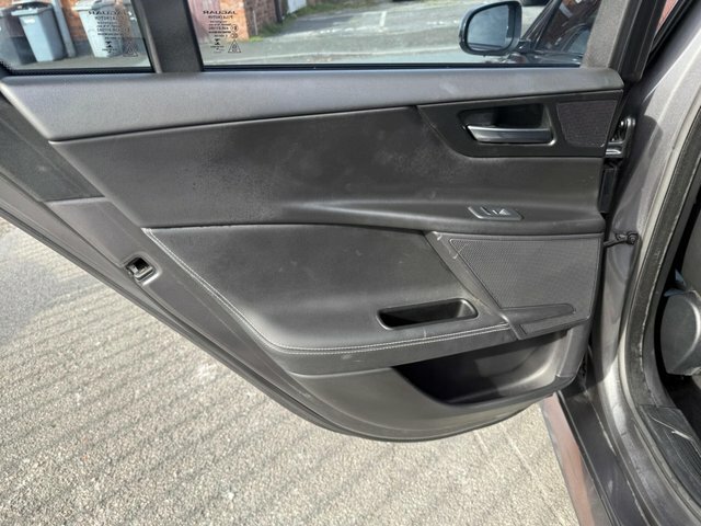 Jaguar XE 2.0D Portfolio Euro 6 Ss Red #22