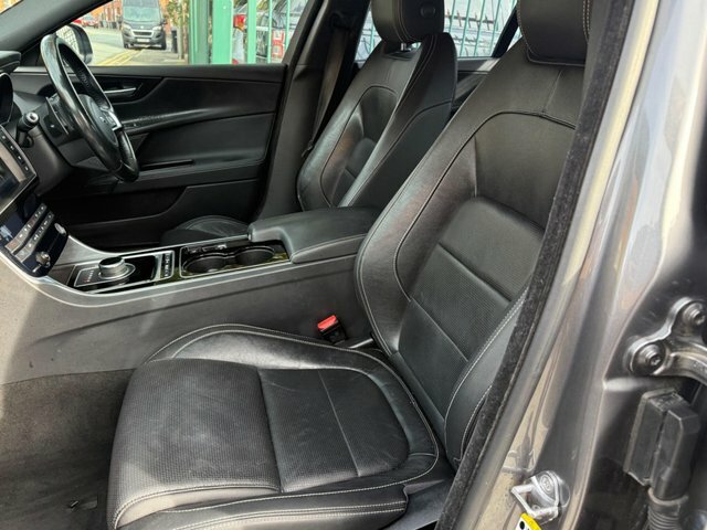 Jaguar XE 2.0D Portfolio Euro 6 Ss Red #31