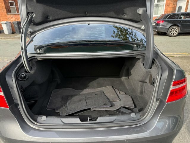 Jaguar XE 2.0D Portfolio Euro 6 Ss Red #27