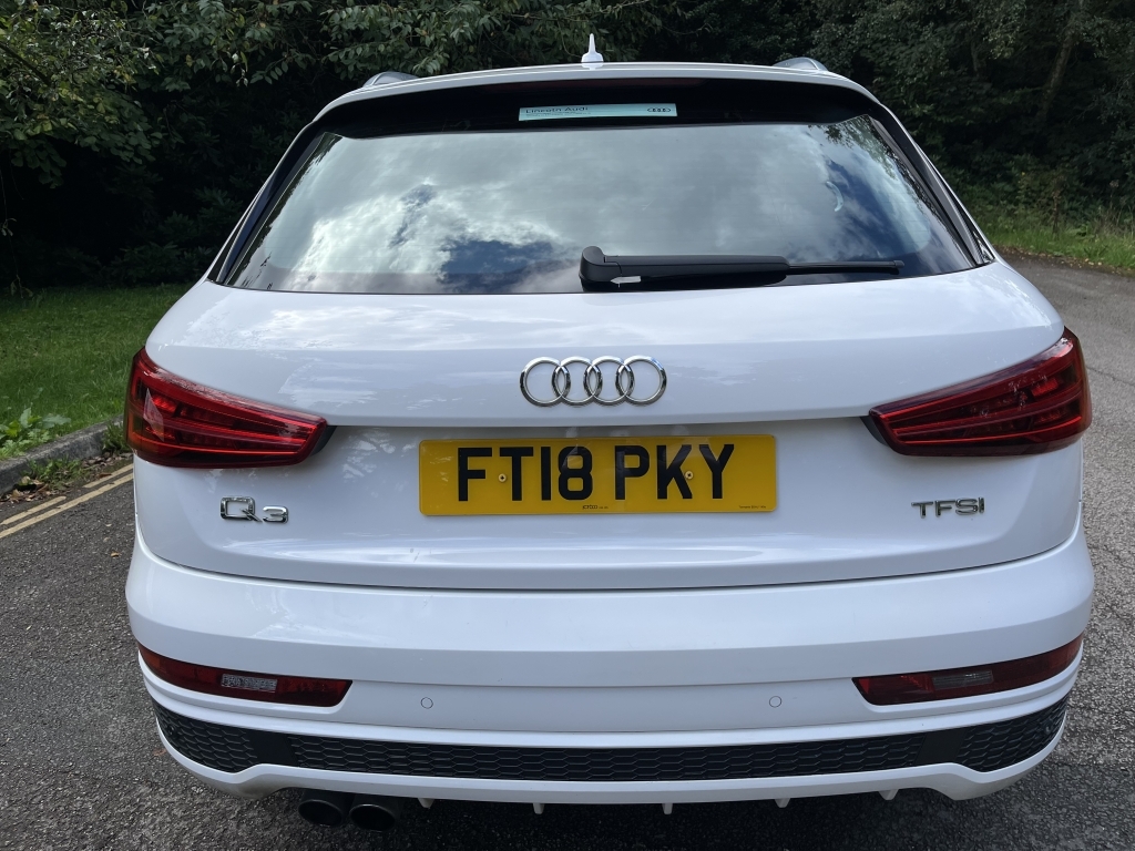 Audi Q3 Estate White #3