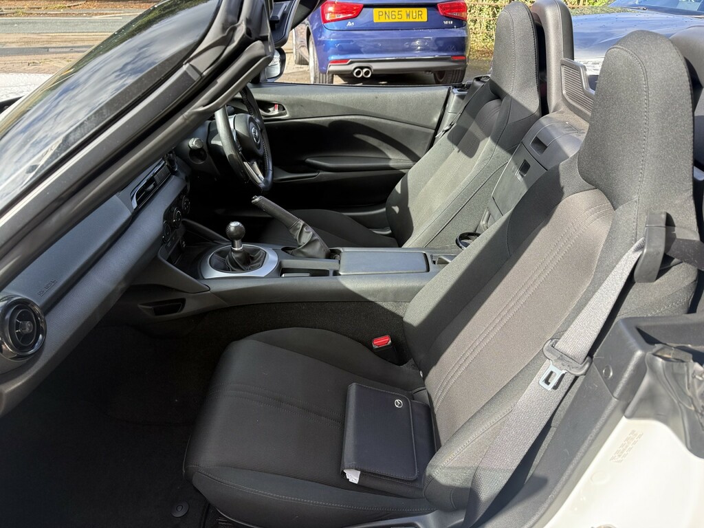 Mazda MX-5 Convertible 2.0 Skyactiv-g Sport Nav Euro 6 #8