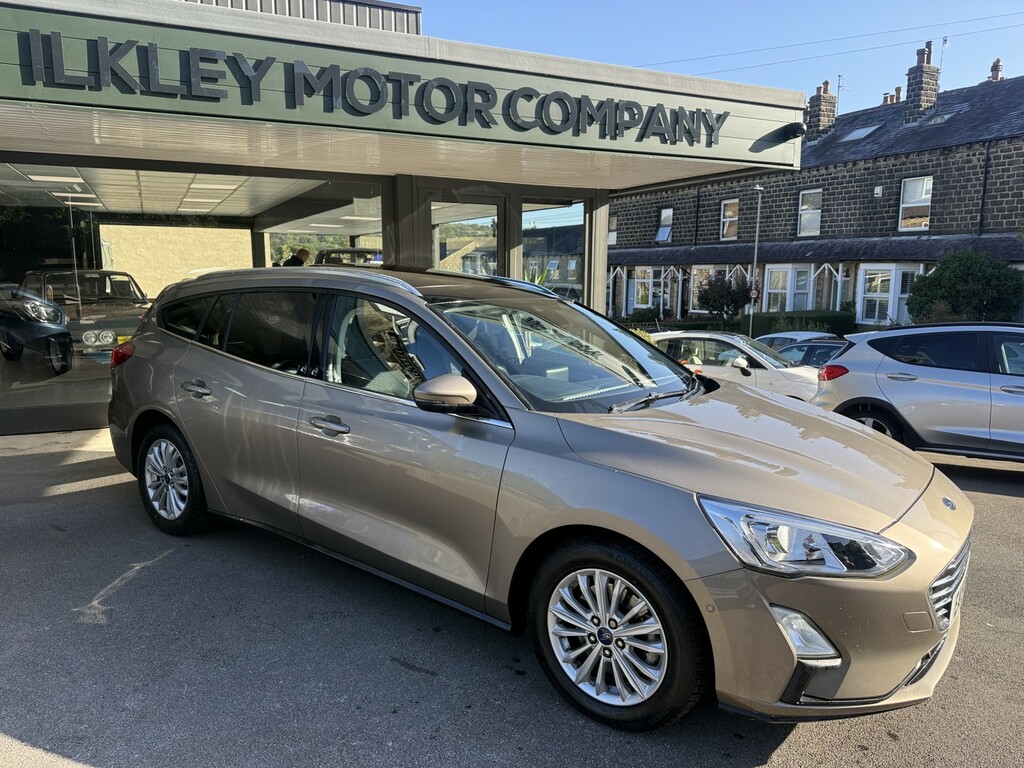 Ford Focus 1.5 T Ecoboost Titanium Silver