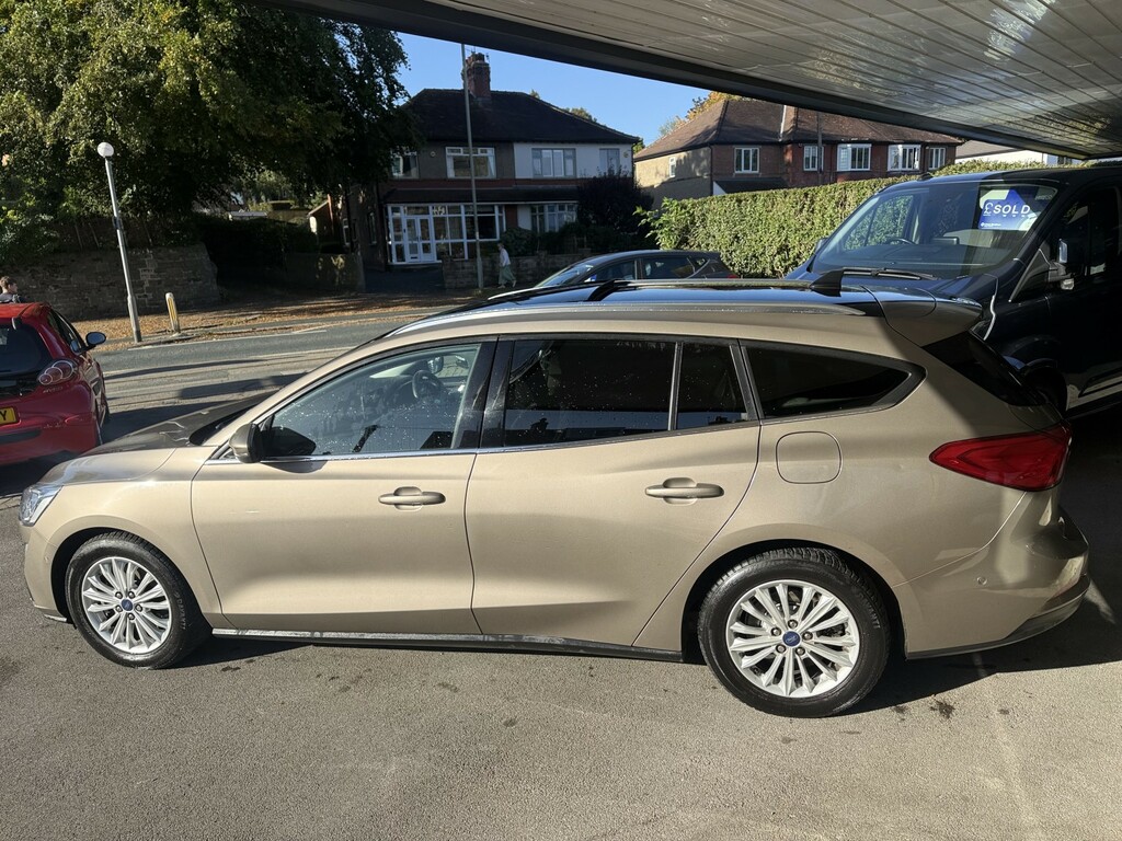 Ford Focus 1.5 T Ecoboost Titanium Silver #2
