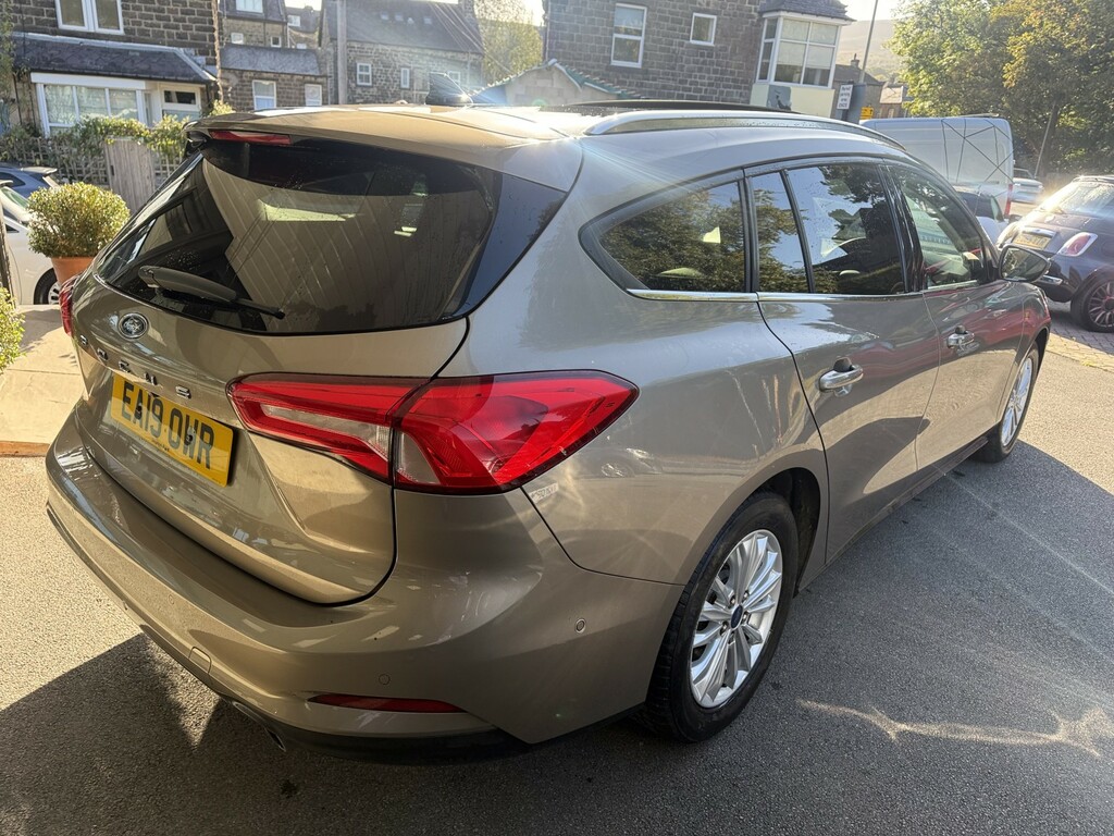 Ford Focus 1.5 T Ecoboost Titanium Silver #4