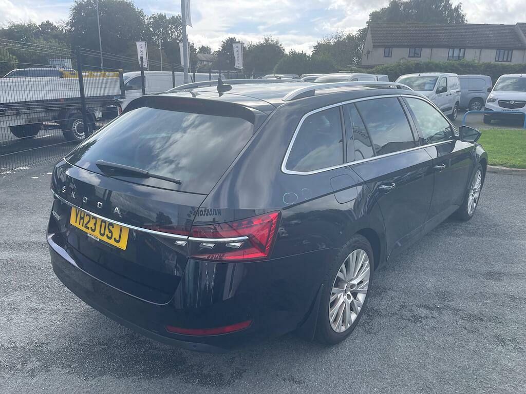 Skoda Superb Se L Black #4