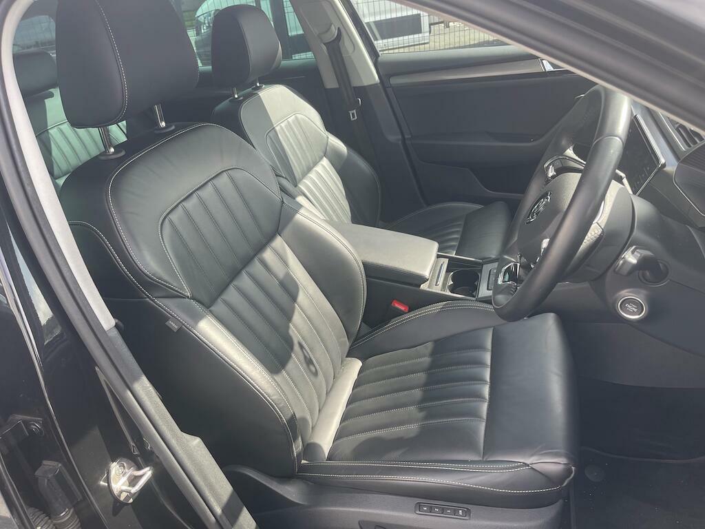 Skoda Superb Se L Black #2