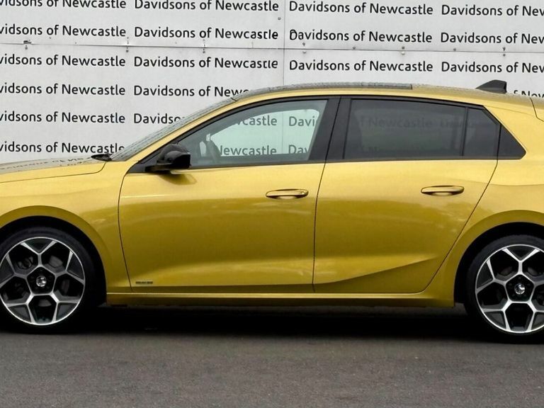 Vauxhall Astra 1.5 Turbo D Ultimate Hatchback Eur Yellow #4
