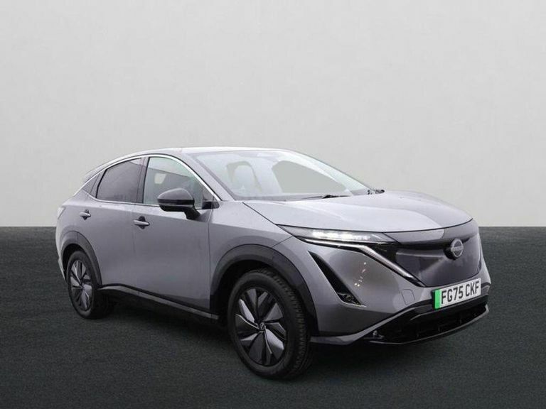 Nissan Ariya 63Kwh Advance Suv 7.4Kw Charger Grey
