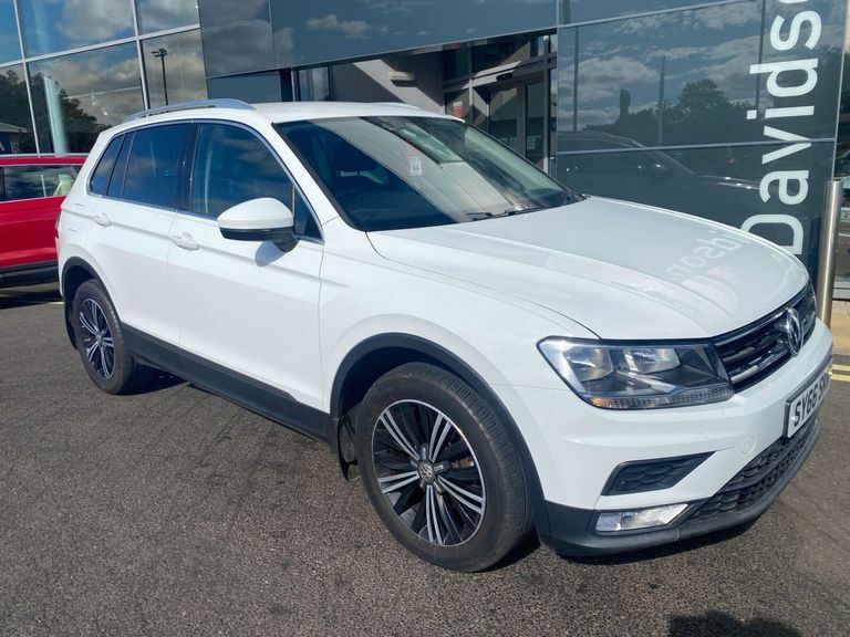 Volkswagen Tiguan Tdi Bluemotion Tech Se Navigation Red #1