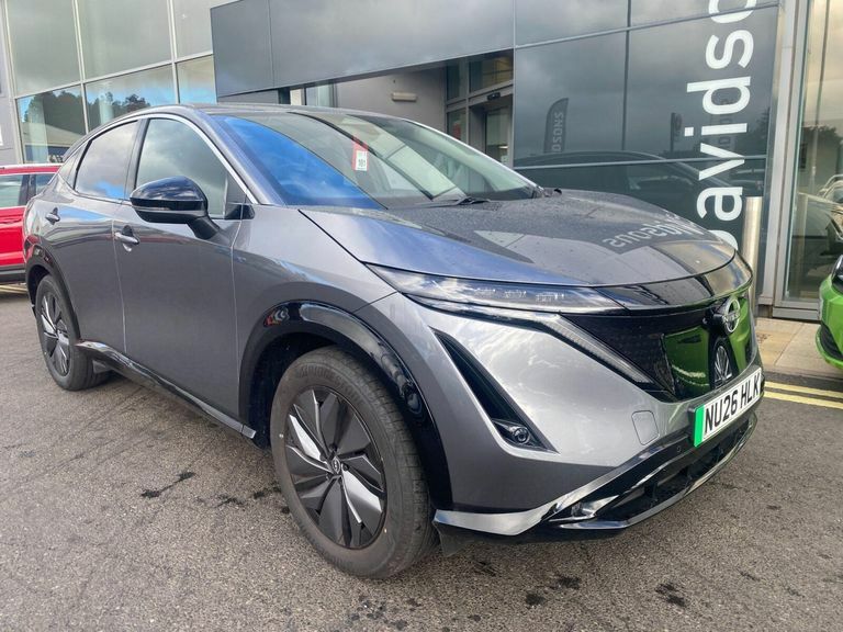 Nissan Ariya 63Kwh Advance Suv 7.4Kw Charger Grey