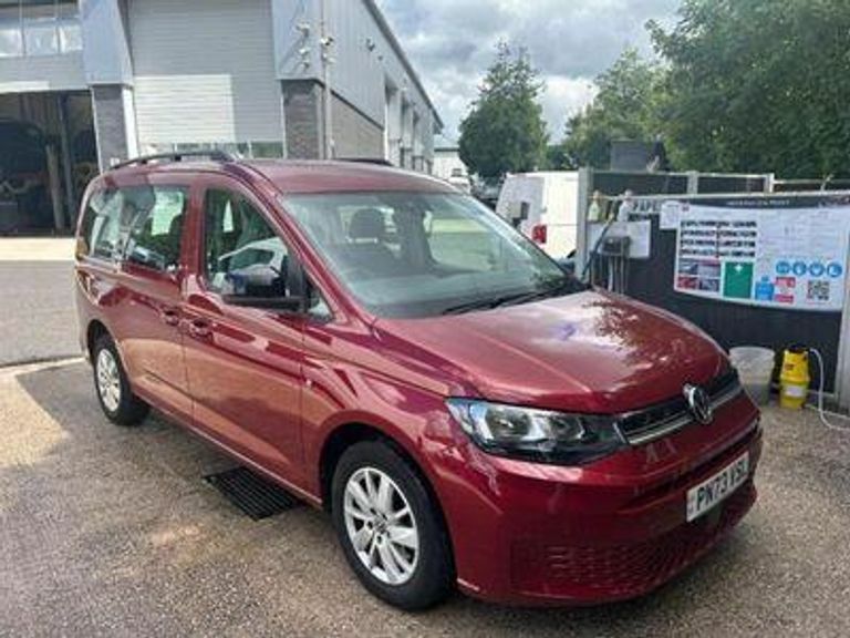 Volkswagen Caddy Maxi Life 2.0 Tdi Life Mpv Dsg Euro 6 Ss 122 Red