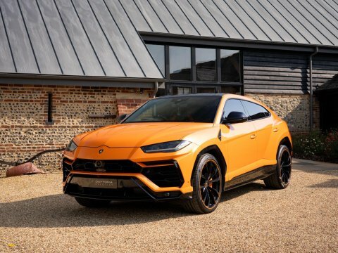 Lamborghini Urus V8 
