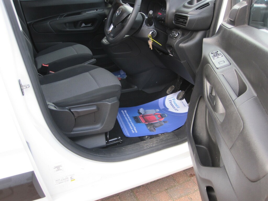 Vauxhall Combo 2300 1.5 Turbo D 100Ps H1 Sportive Van  #16