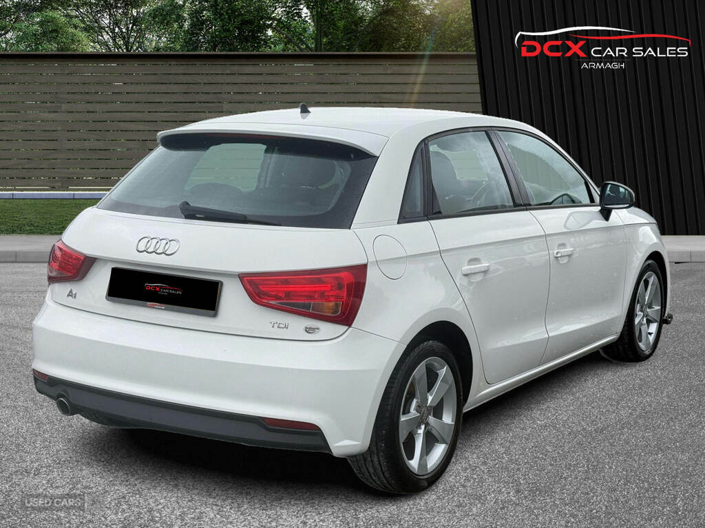 Audi A1 1.6 Tdi Sport White #4
