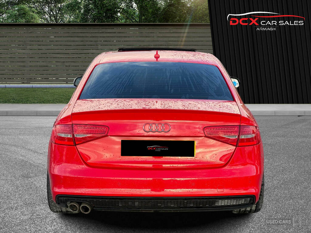 Audi A4 2.0 Tdi 177 Black Edition Plus Red #5