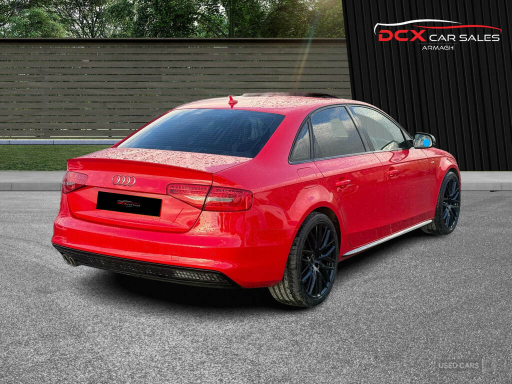 Audi A4 2.0 Tdi 177 Black Edition Plus Red #4